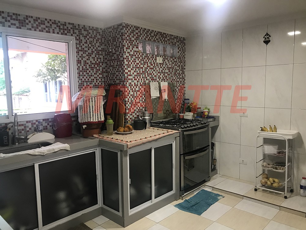 Sobrado de 514m² com 4 quartos em Santa Teresinha
