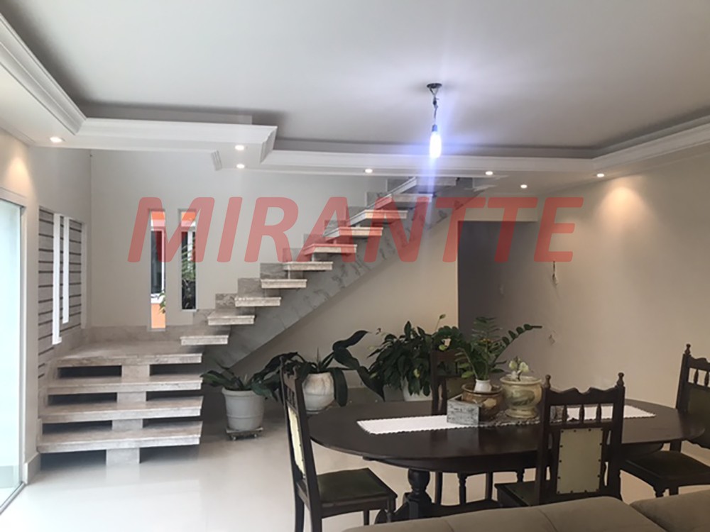 Sobrado de 514m² com 4 quartos em Santa Teresinha