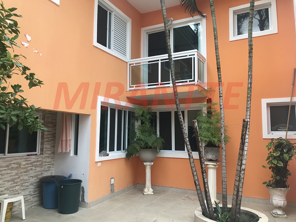 Sobrado de 514m² com 4 quartos em Santa Teresinha