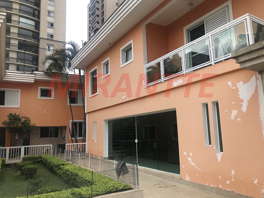 Sobrado de 514m² com 4 quartos em Santa Teresinha
