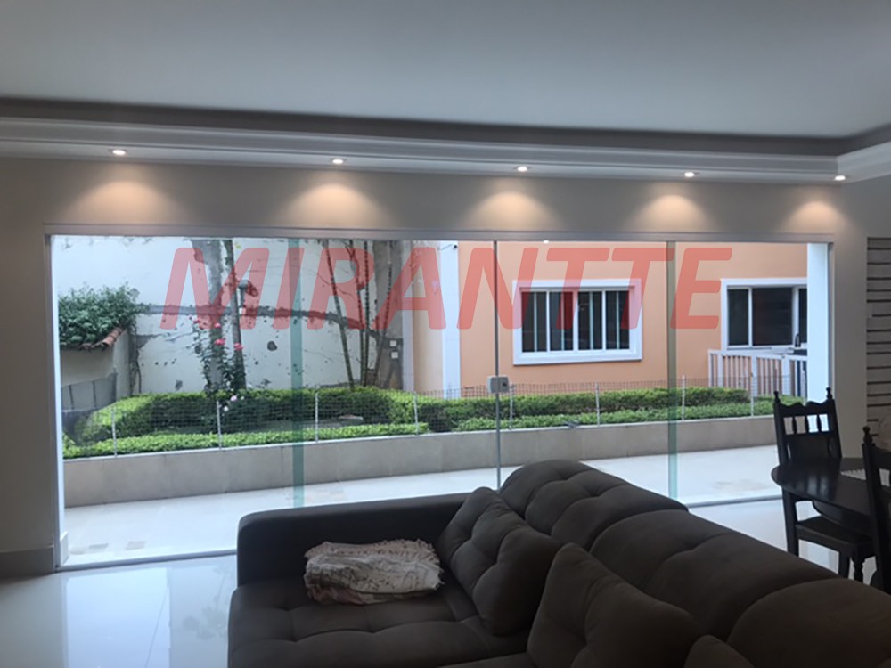 Sobrado de 514m² com 4 quartos em Santa Teresinha