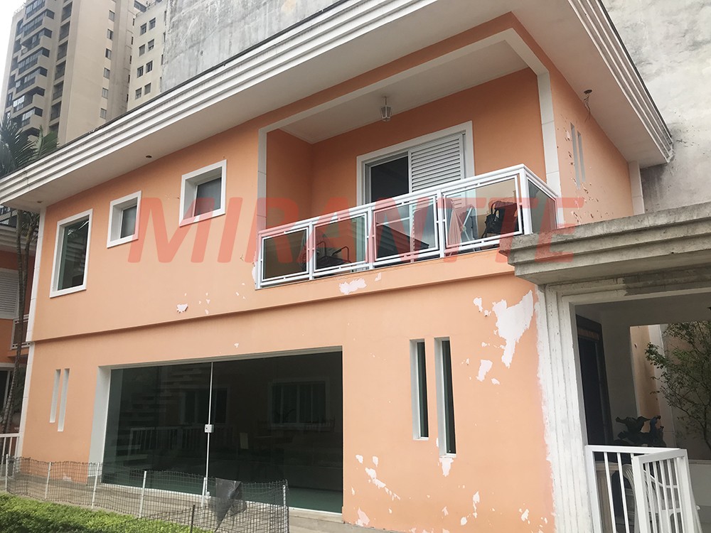 Sobrado de 514m² com 4 quartos em Santa Teresinha