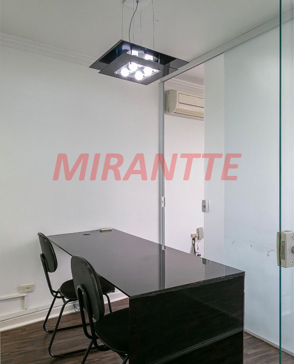 Comercial em Sé
