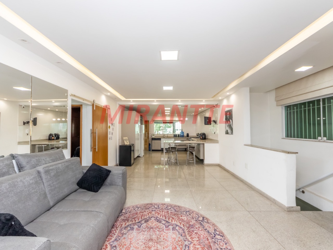 Sobrado de 300m² com 4 quartos em Vila Pauliceia