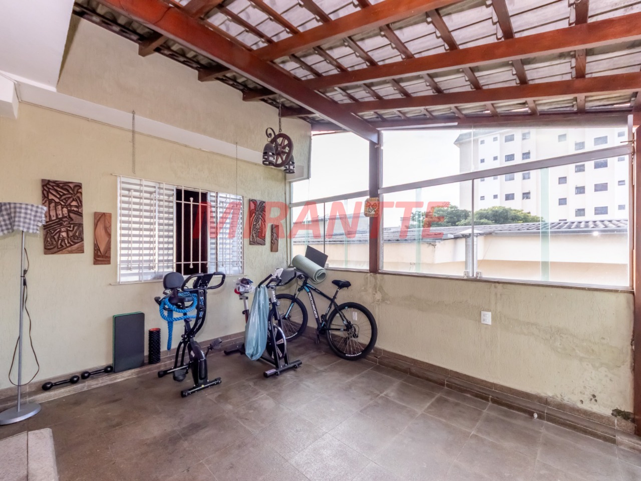 Sobrado de 300m² com 4 quartos em Vila Pauliceia