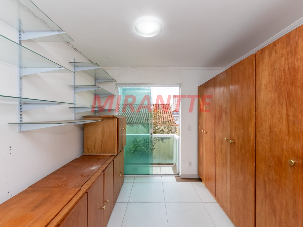 Sobrado de 300m² com 4 quartos em Vila Pauliceia