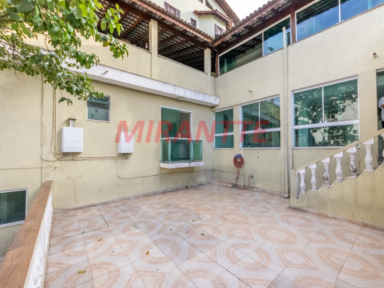 Sobrado de 300m² com 4 quartos em Vila Pauliceia