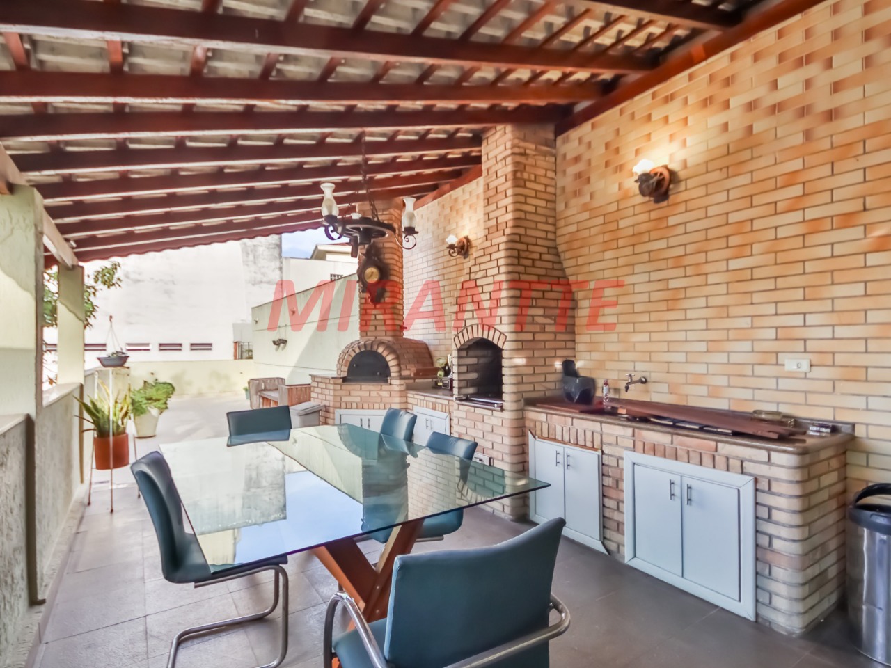 Sobrado de 300m² com 4 quartos em Vila Pauliceia