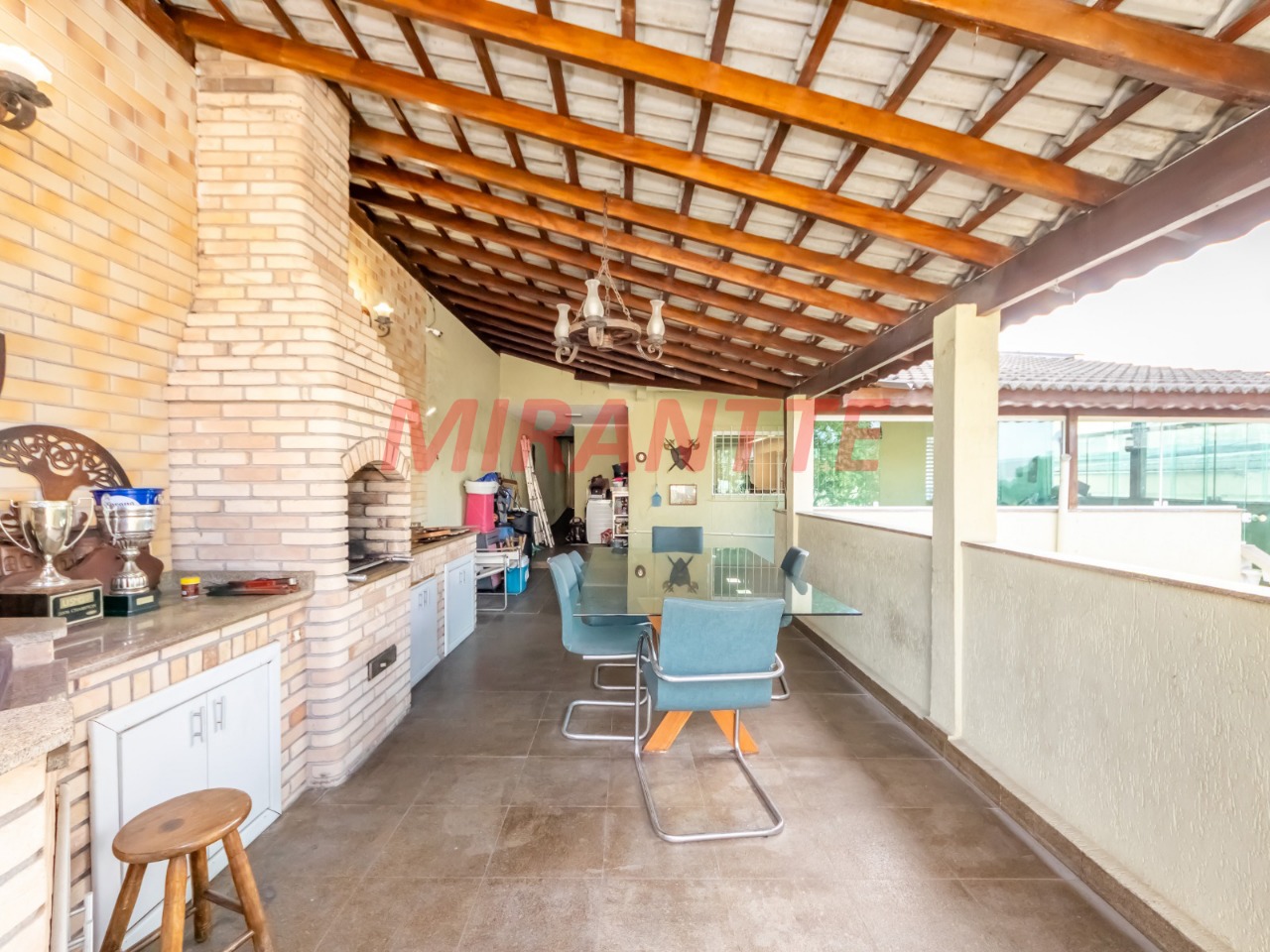 Sobrado de 300m² com 4 quartos em Vila Pauliceia