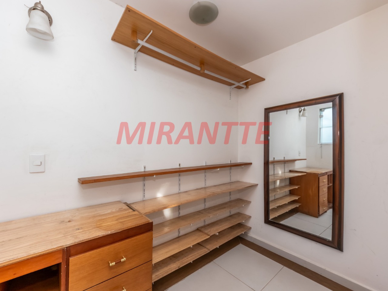 Sobrado de 300m² com 4 quartos em Vila Pauliceia