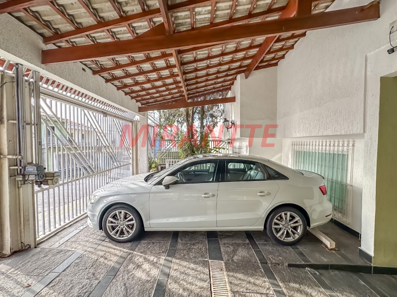 Sobrado de 300m² com 4 quartos em Vila Pauliceia