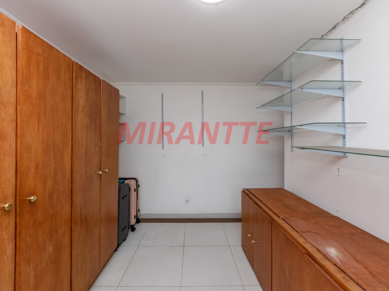Sobrado de 300m² com 4 quartos em Vila Pauliceia