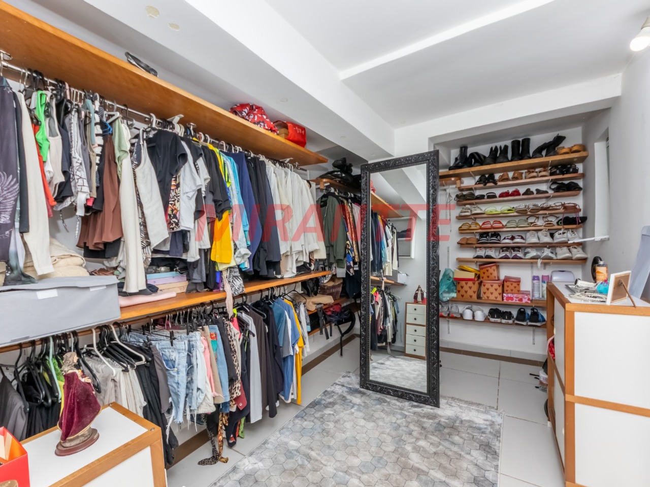 Sobrado de 300m² com 4 quartos em Vila Pauliceia