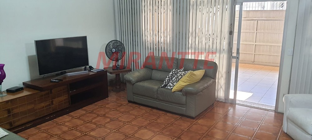 Sobrado de 303m² com 3 quartos em Santana