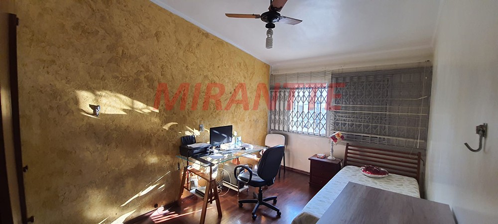 Sobrado de 303m² com 3 quartos em Santana