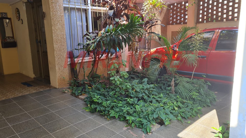 Sobrado de 182m² com 3 quartos em Água Fria