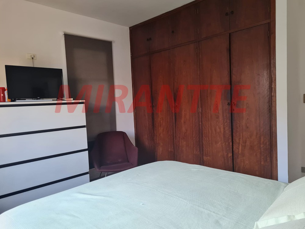 Sobrado de 182m² com 3 quartos em Água Fria