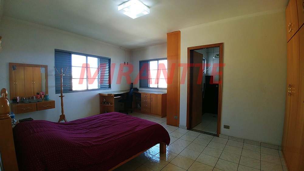Sobrado de 326m² com 3 quartos em Mandaqui