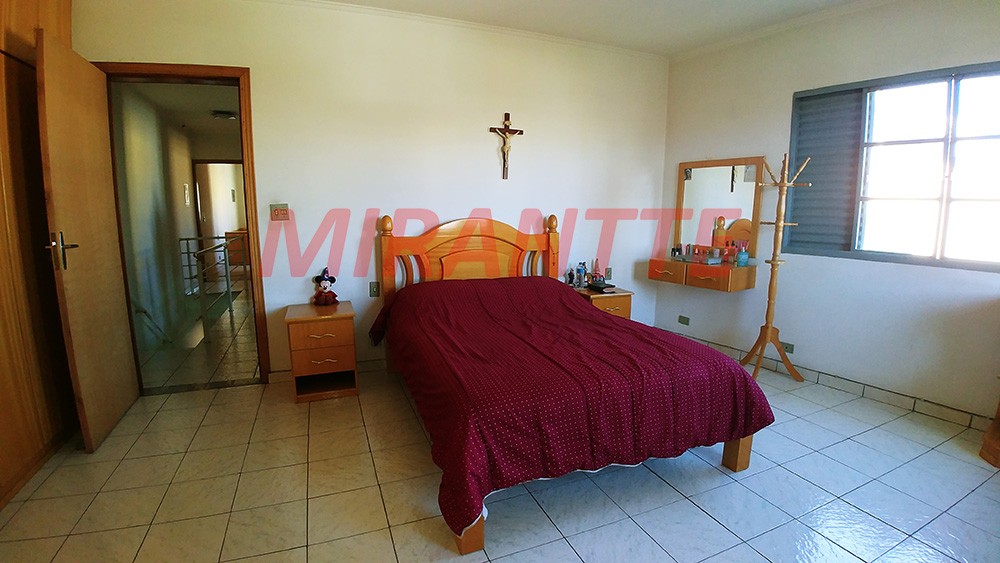 Sobrado de 326m² com 3 quartos em Mandaqui