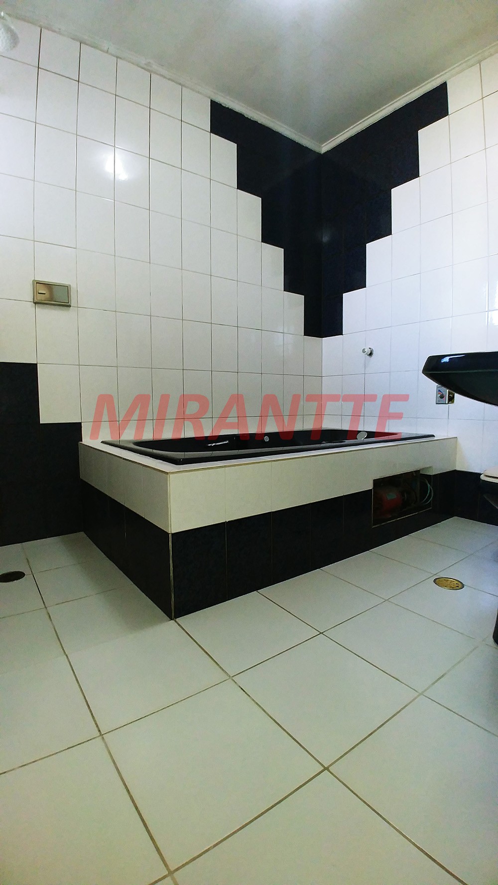 Sobrado de 326m² com 3 quartos em Mandaqui
