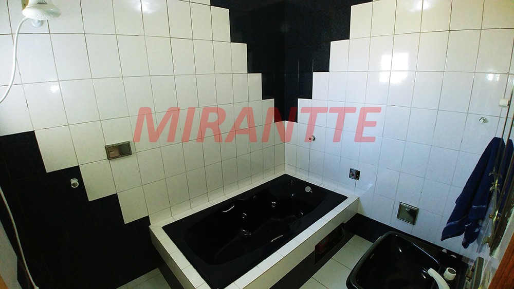 Sobrado de 326m² com 3 quartos em Mandaqui