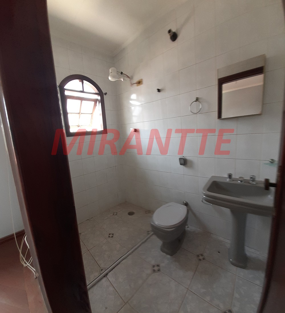 Sobrado com 3 quartos em Tremembe