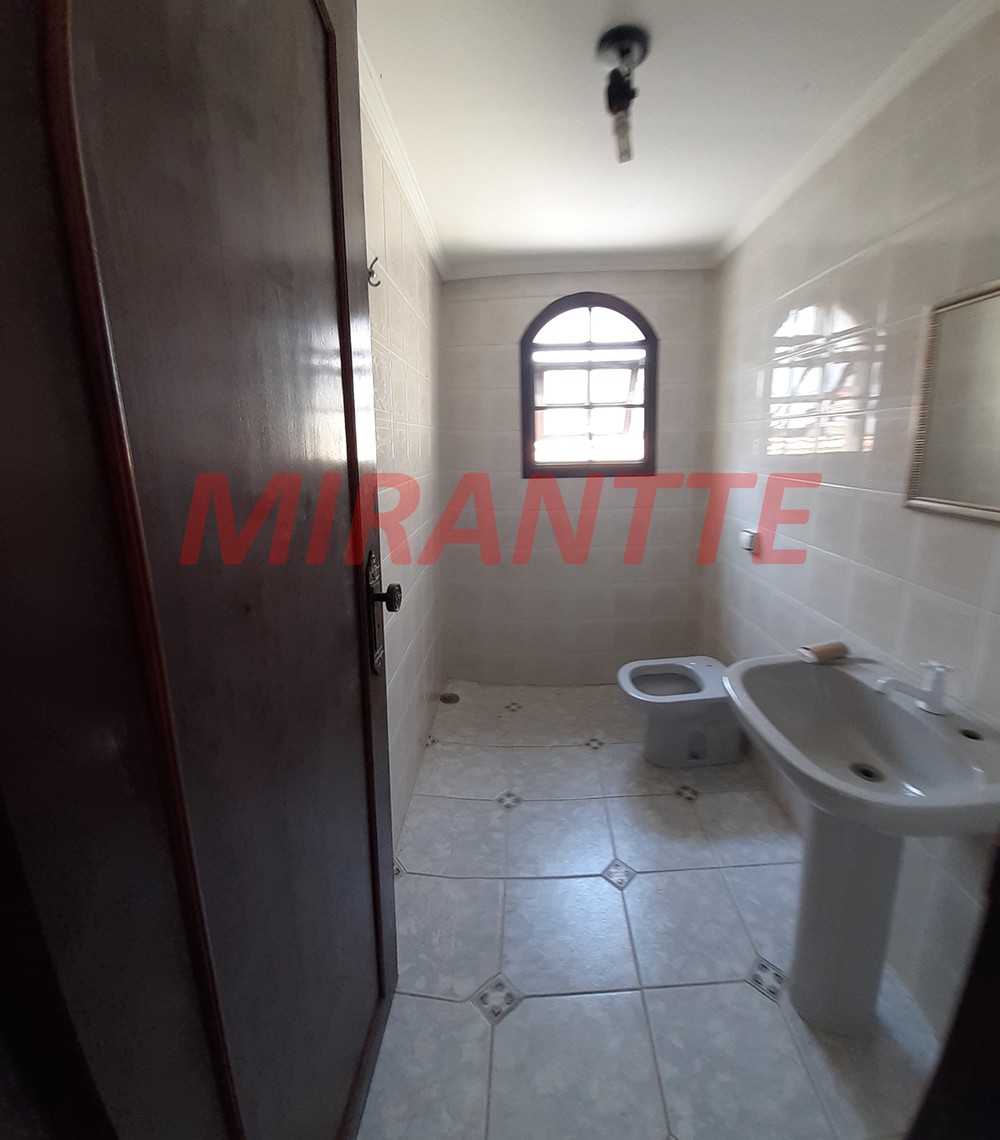 Sobrado com 3 quartos em Tremembe
