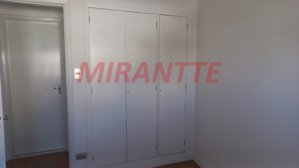 Apartamento com 3 quartos em Santana