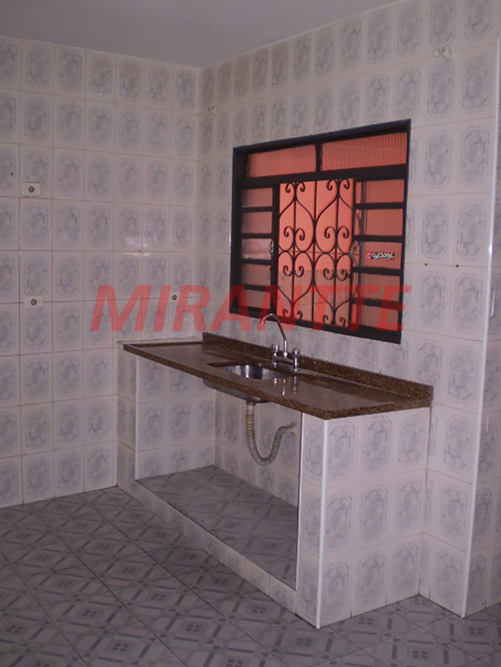 Sobrado de 112m² com 2 quartos em Jardim Fontalis
