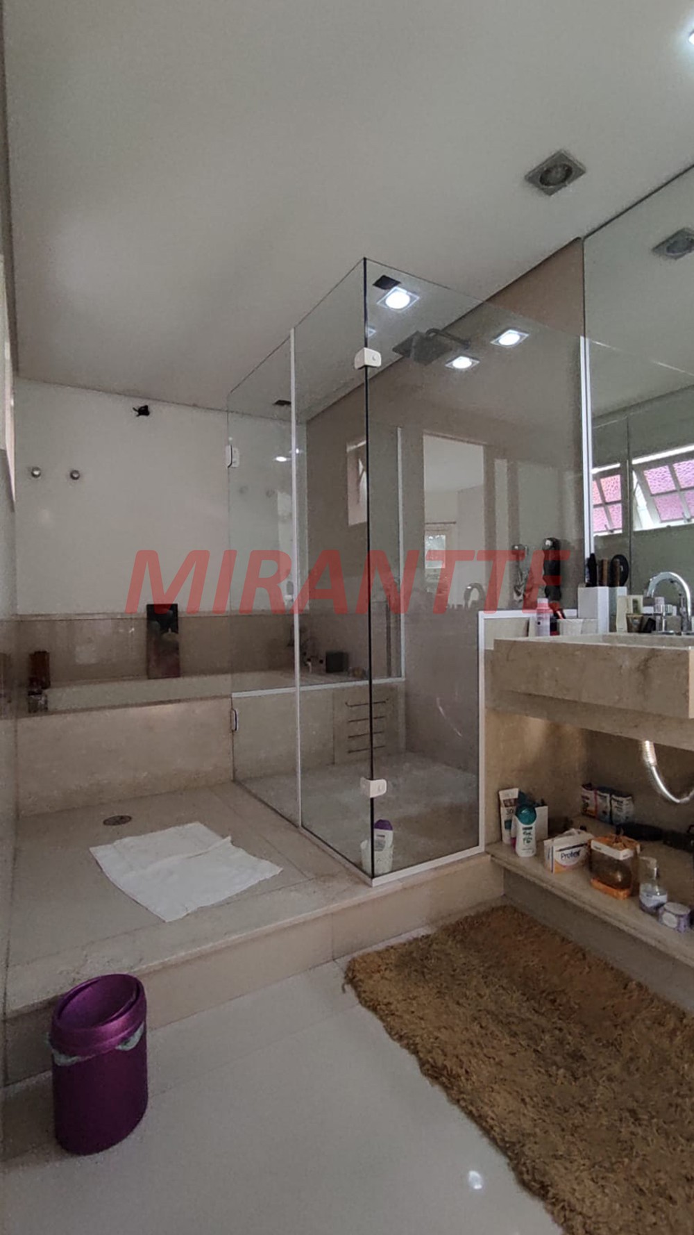 Sobrado de 400m² em Jardim Santa Helena