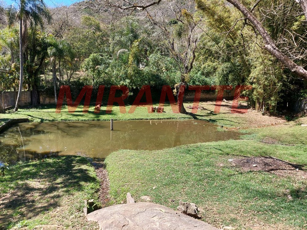 Chácara de 330m² com 2 quartos em Serra da Cantareira