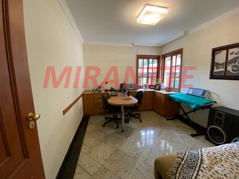 Sobrado de 470m² com 3 quartos em Serra Da Cantareira