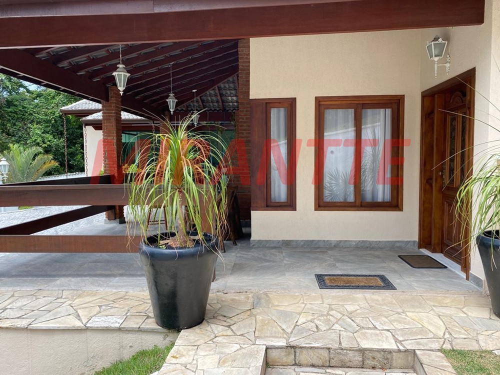 Sobrado de 470m² com 3 quartos em Serra Da Cantareira
