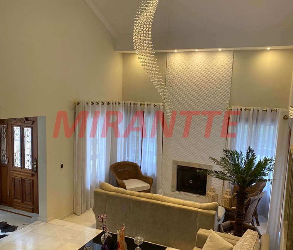 Sobrado de 470m² com 3 quartos em Serra Da Cantareira