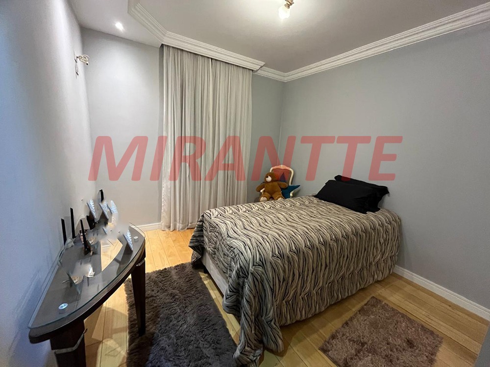 Sobrado de 470m² com 3 quartos em Serra Da Cantareira