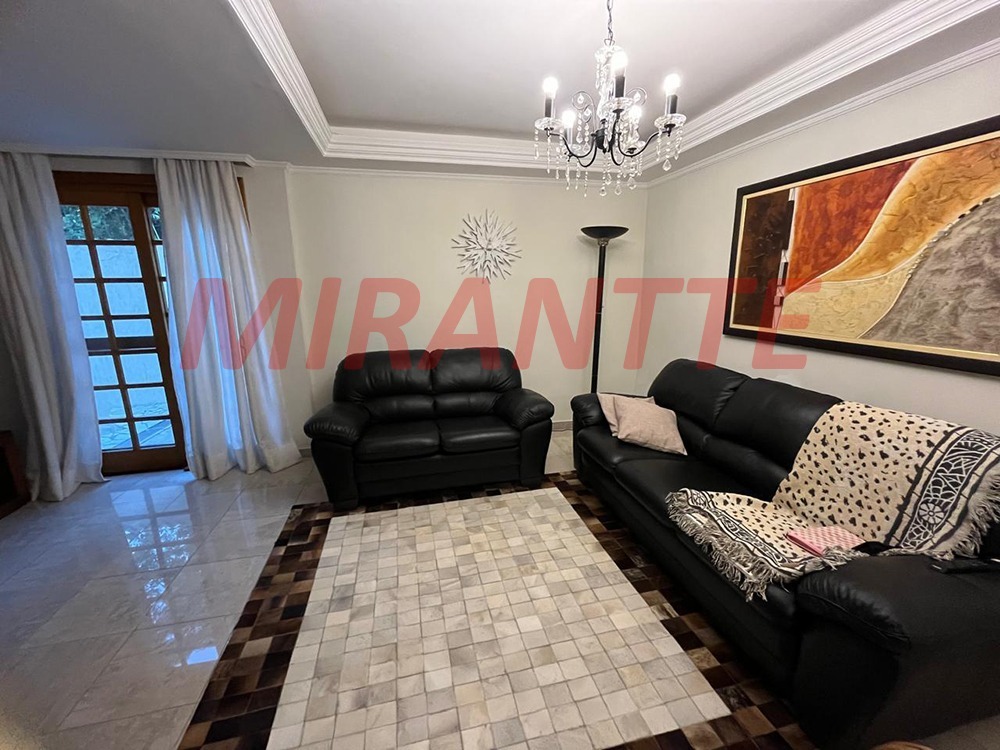 Sobrado de 470m² com 3 quartos em Serra Da Cantareira