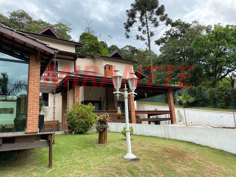 Sobrado de 470m² com 3 quartos em Serra Da Cantareira