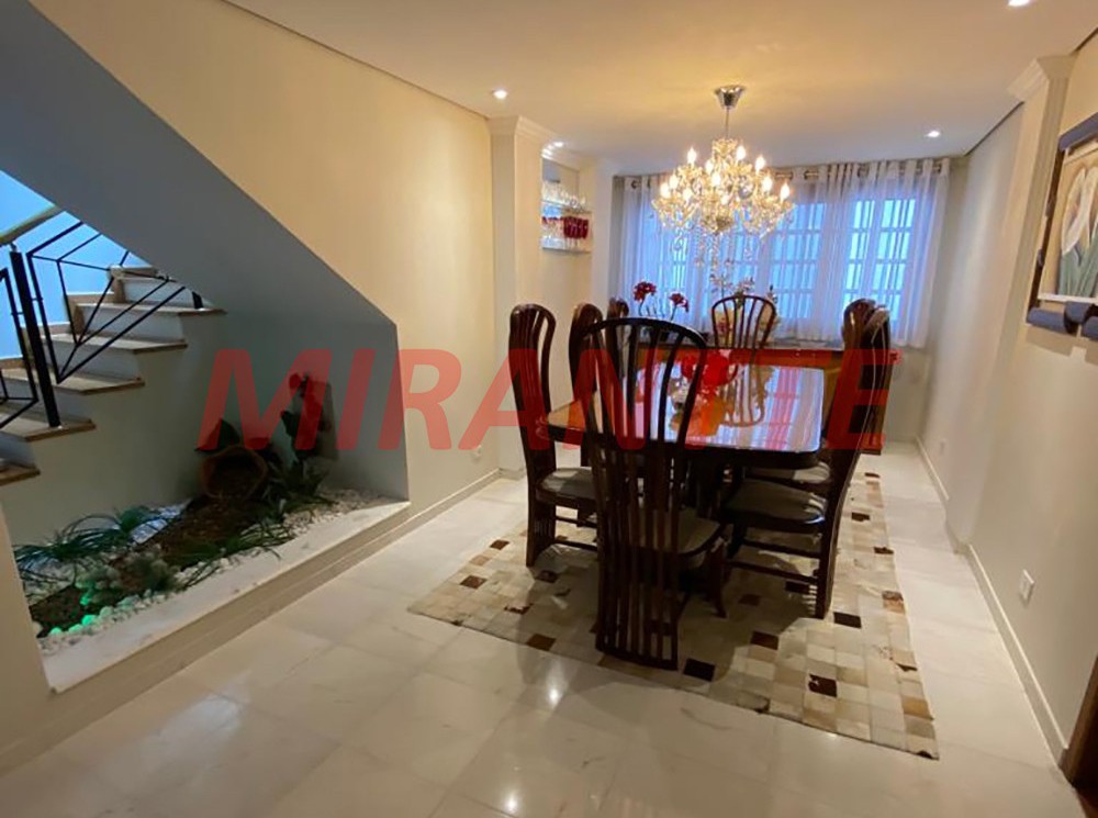 Sobrado de 470m² com 3 quartos em Serra Da Cantareira