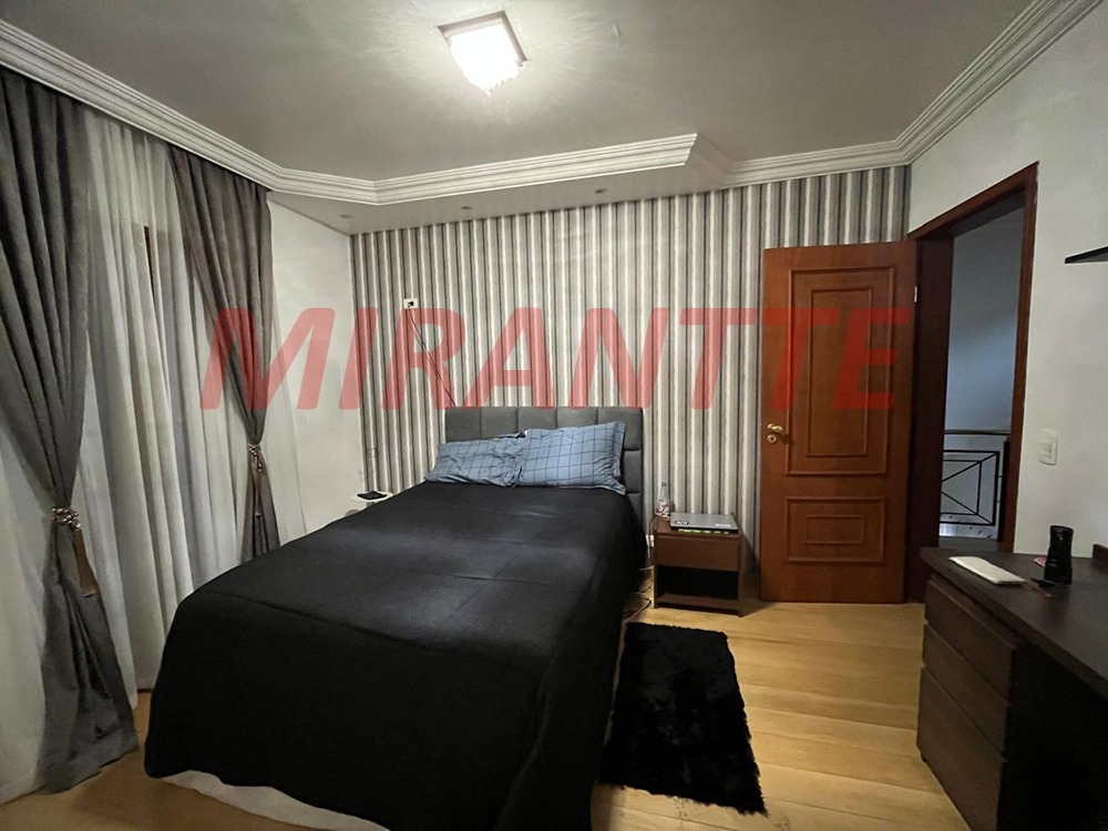 Sobrado de 470m² com 3 quartos em Serra Da Cantareira