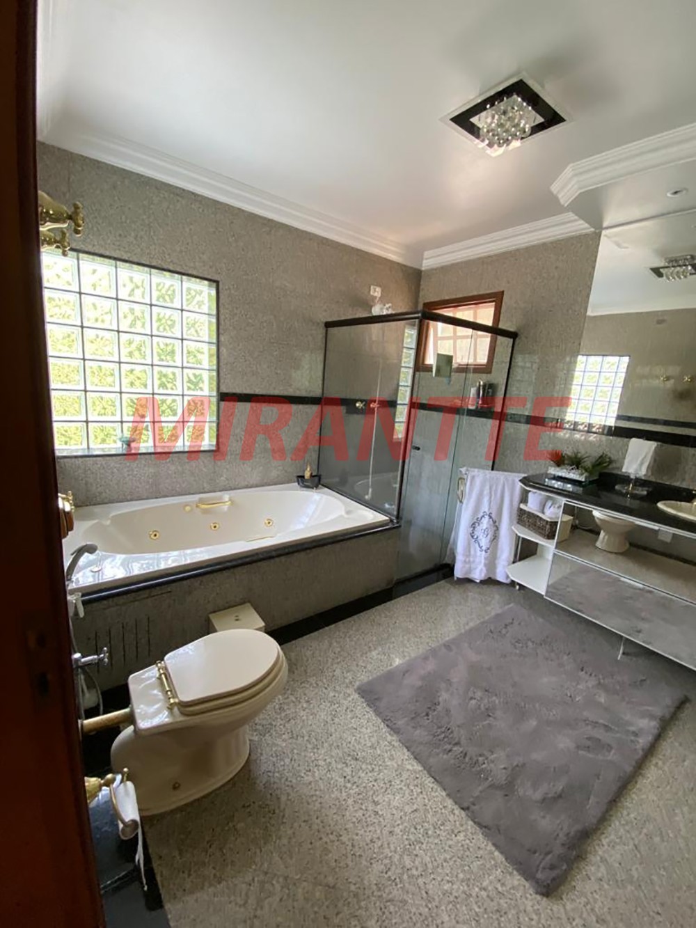 Sobrado de 470m² com 3 quartos em Serra Da Cantareira