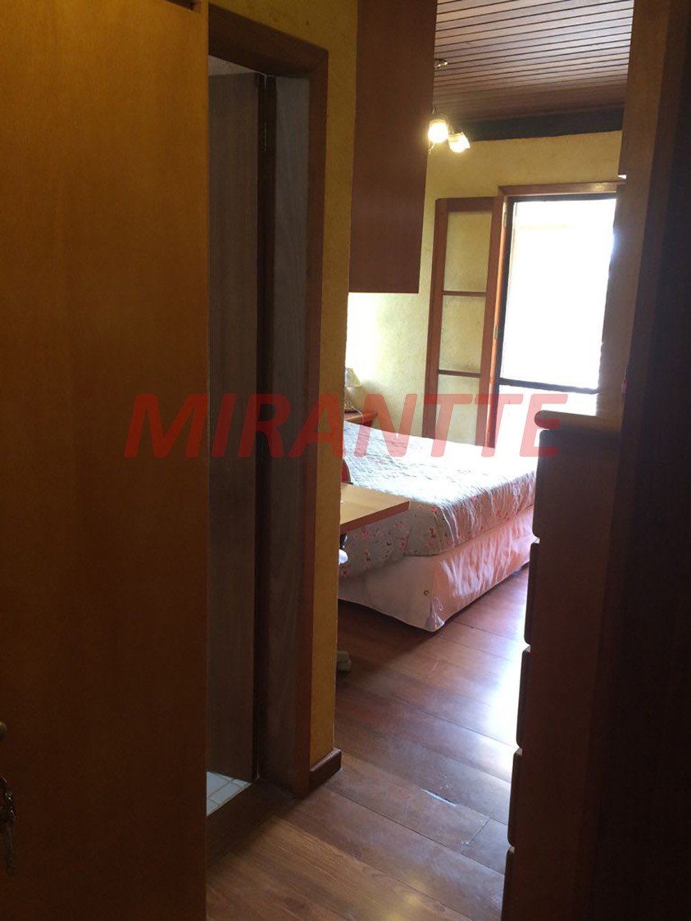 Sobrado de 350m² com 4 quartos em Serra da Cantareira