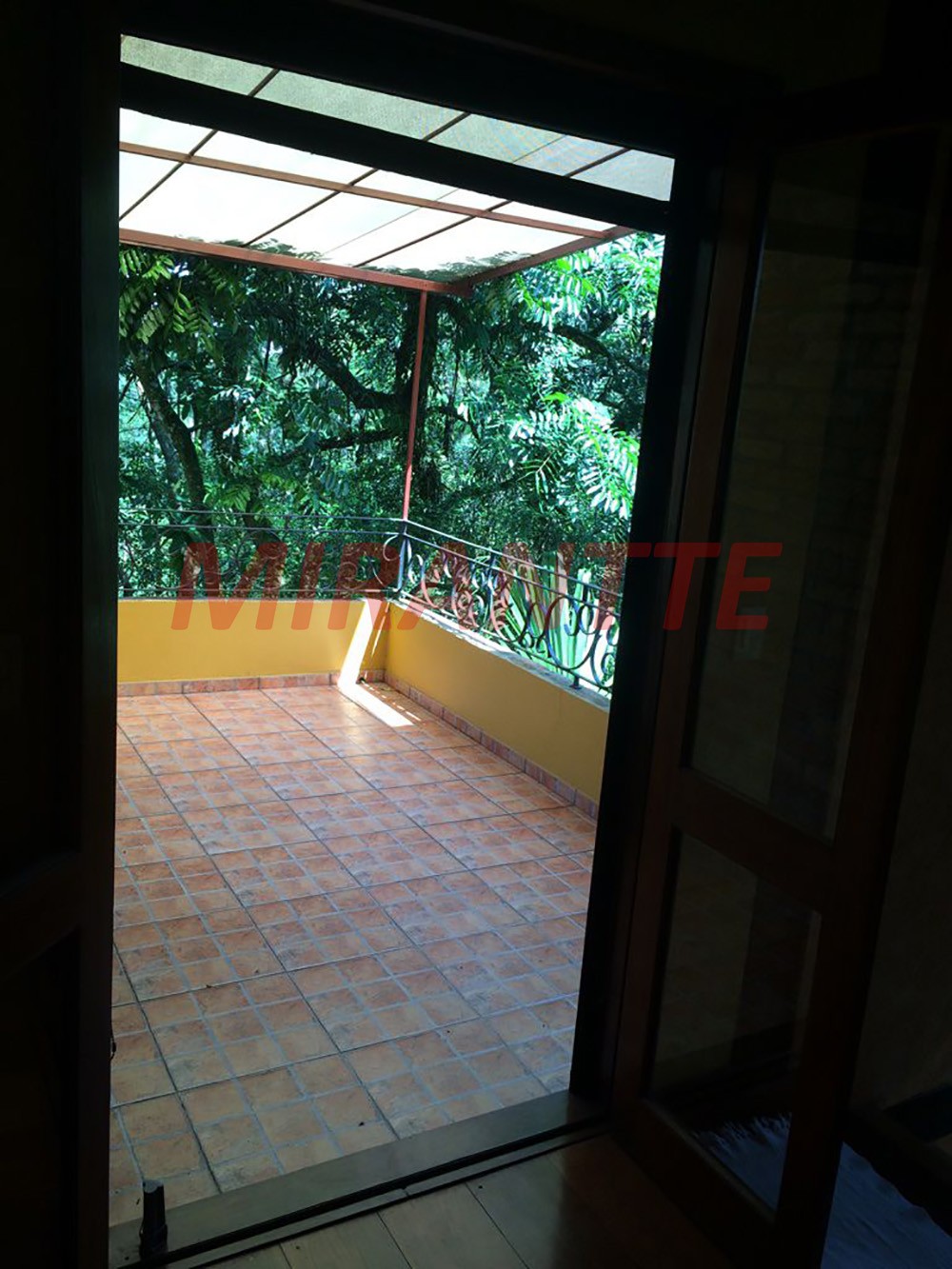 Sobrado de 350m² com 4 quartos em Serra da Cantareira