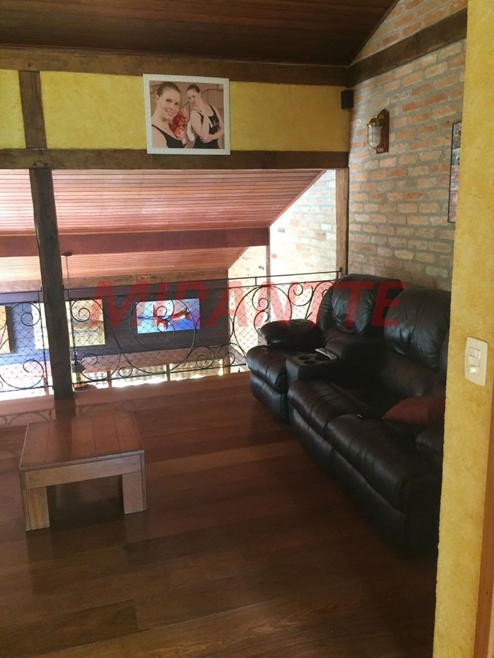 Sobrado de 350m² com 4 quartos em Serra da Cantareira