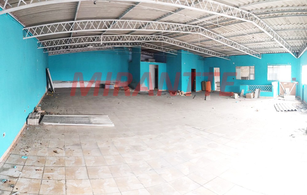 Comercial de 300m² em Parque Casa De Pedra
