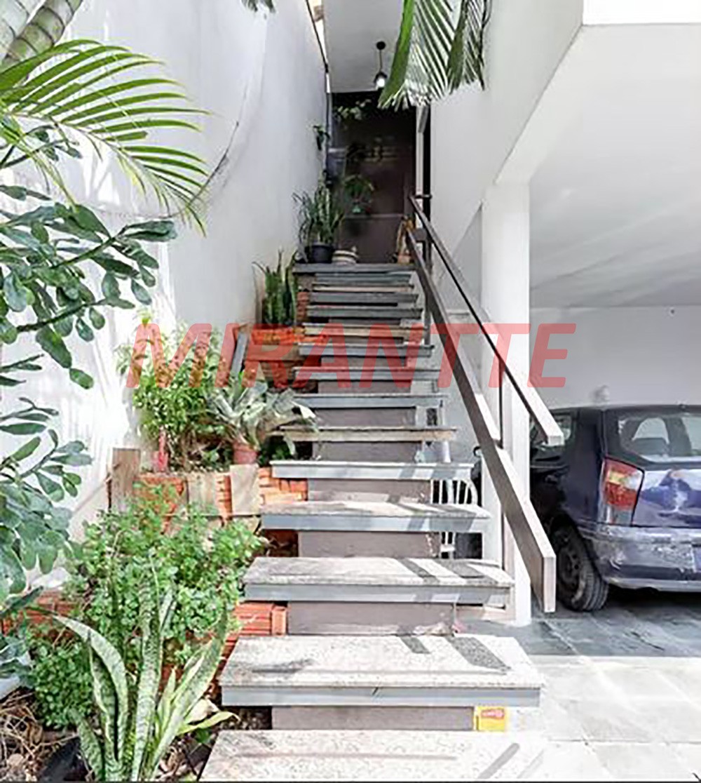 Sobrado de 193m² com 4 quartos em Vila Maria Alta