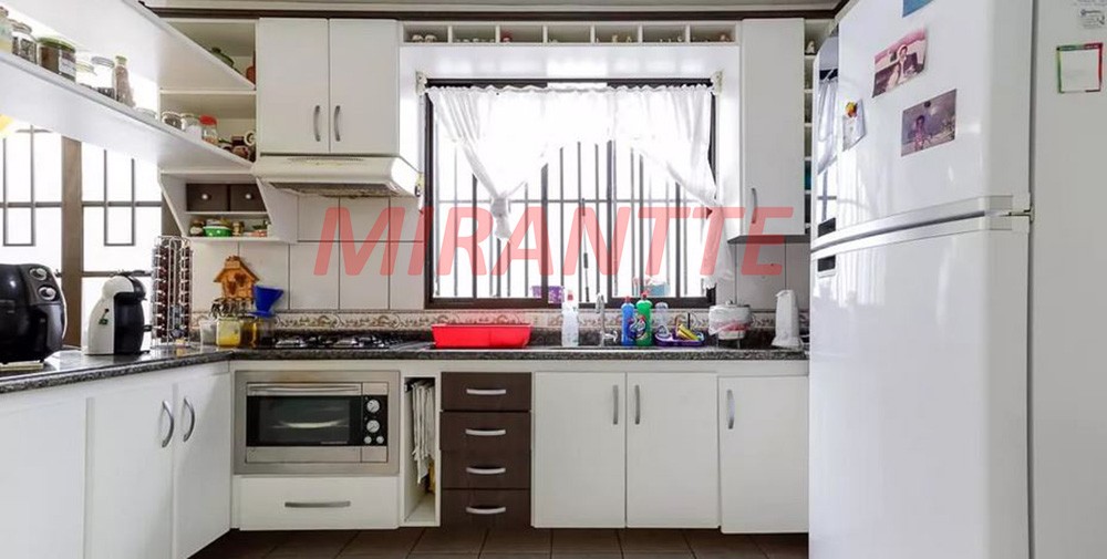 Sobrado de 193m² com 4 quartos em Vila Maria Alta