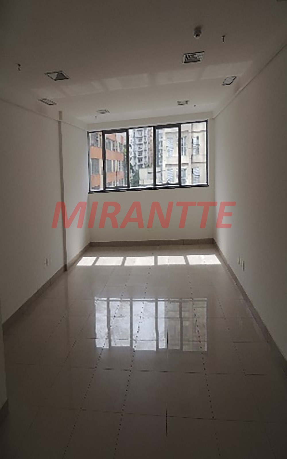 Comercial de 100m² em Santa Cecilia