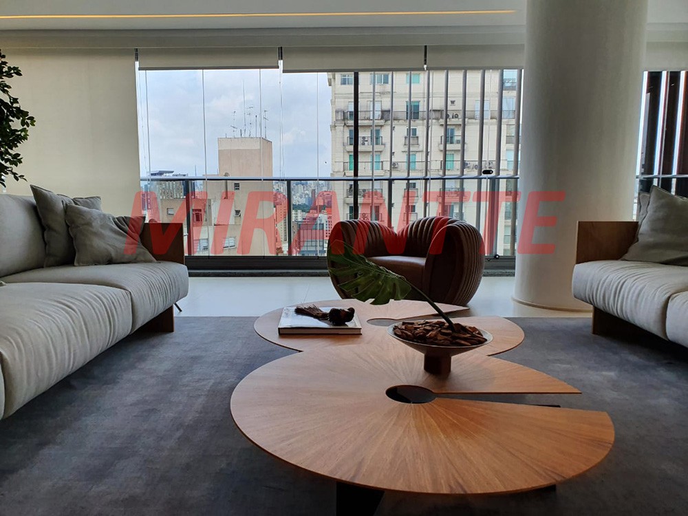 Apartamento com 4 quartos em Vila Nova Conceição