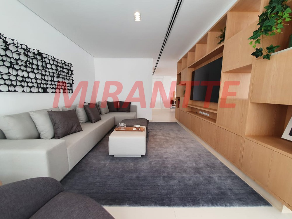 Apartamento com 4 quartos em Vila Nova Conceição