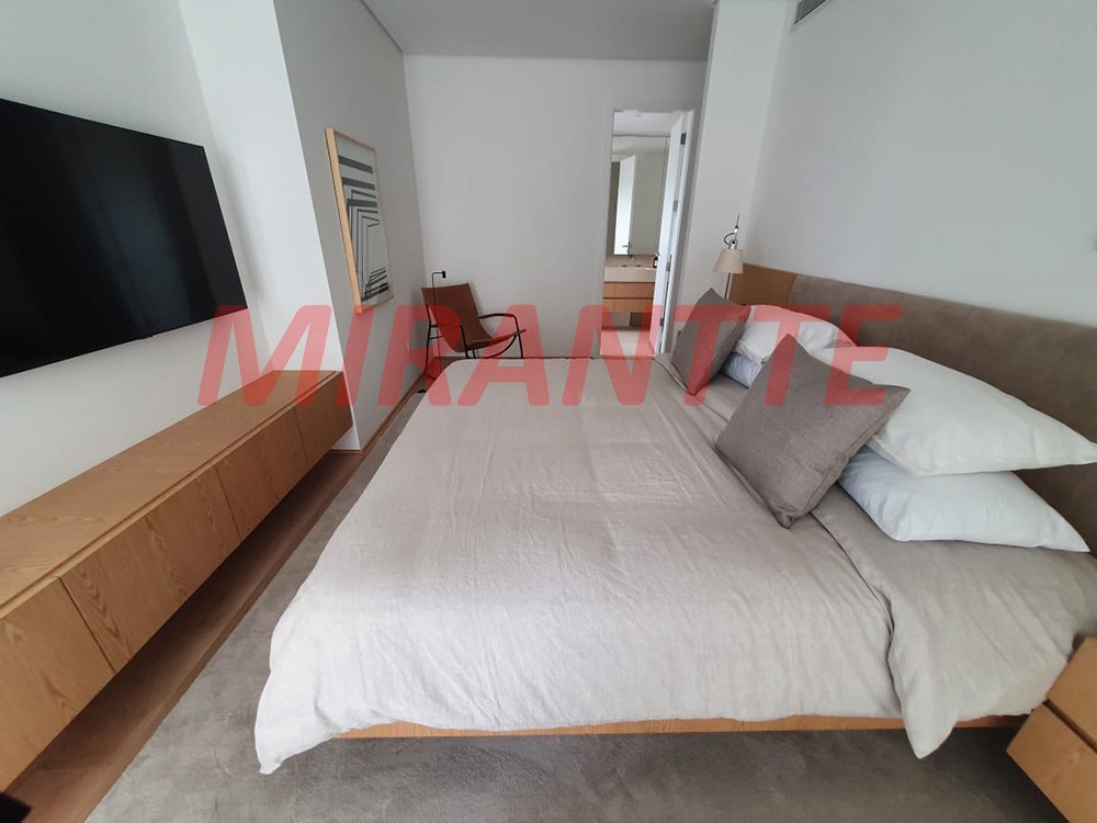 Apartamento com 4 quartos em Vila Nova Conceição